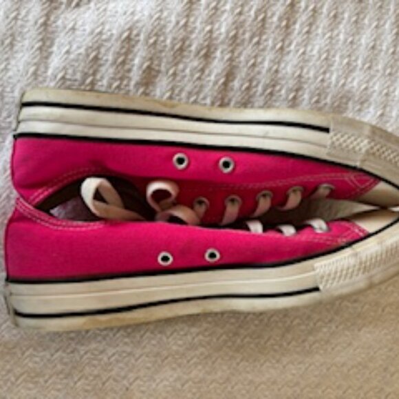 Converse All Star Chuck Taylor Hot Pink Low Top Sneakers Women’s 9 Men’s 7 - Picture 4 of 8